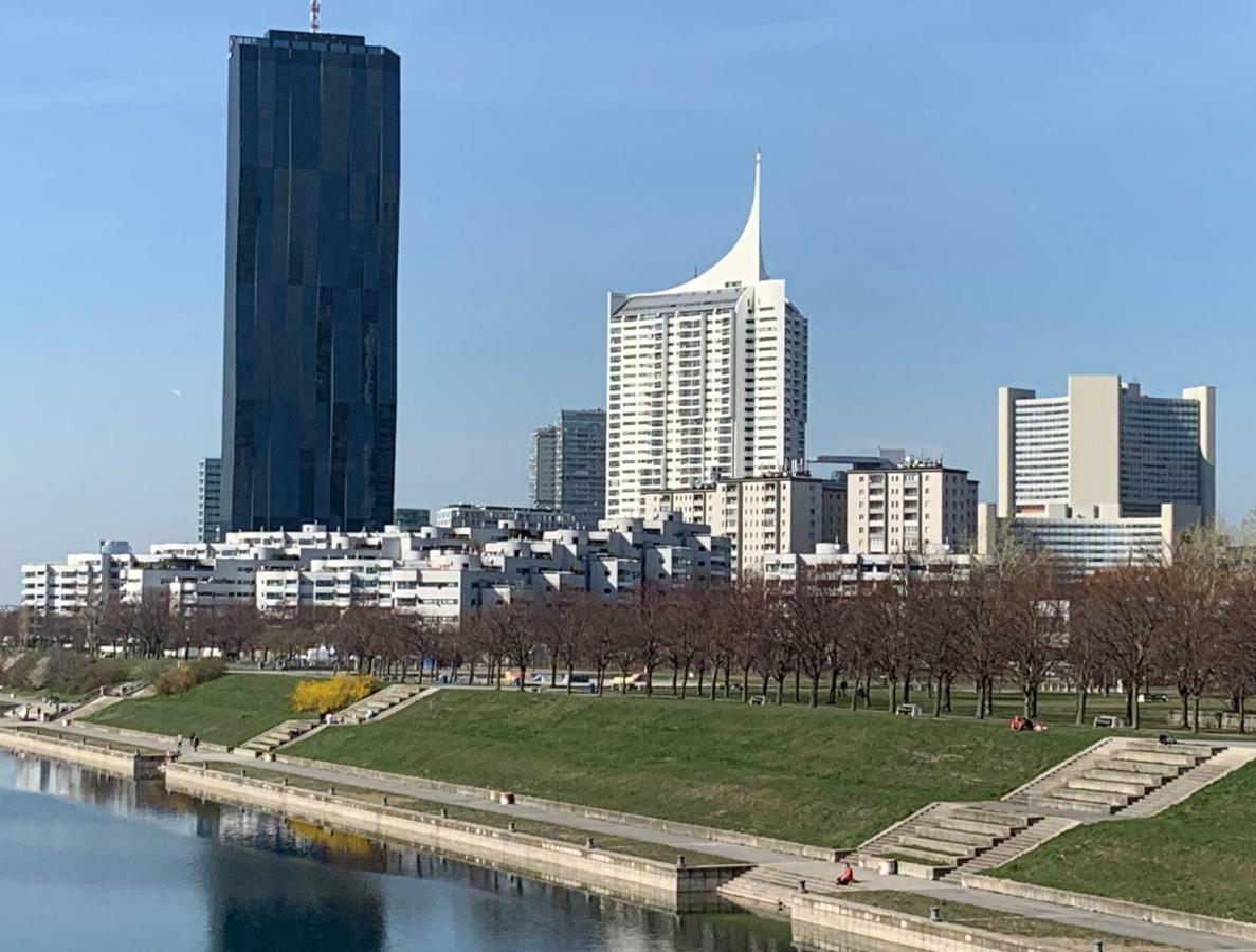 Uno City, Donauinsel Appartement Wenen Buitenkant foto